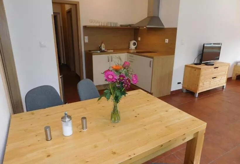 Majatalo Penzion Eden