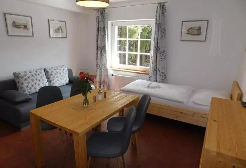 Majatalo Penzion Eden