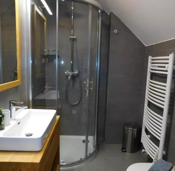 Majatalo Penzion Eden