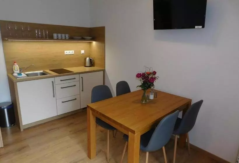 Majatalo Penzion Eden