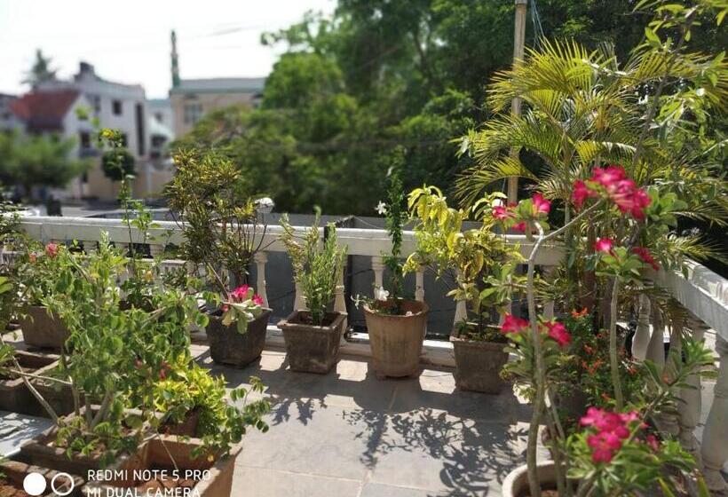 پانسیون White Villa Guest House Pondicherry