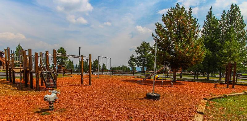 منتجع Getaways At Timbers At Island Park Village