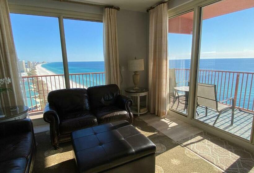 Shores Of Panama Penthouse Resort