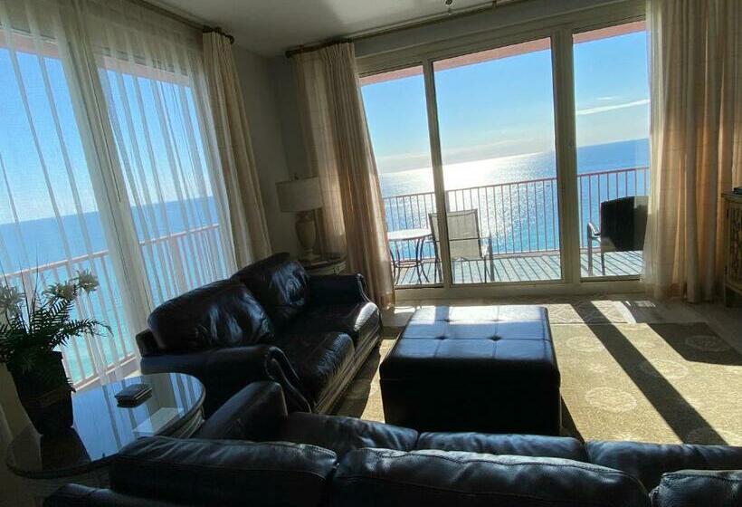 Shores Of Panama Penthouse Resort