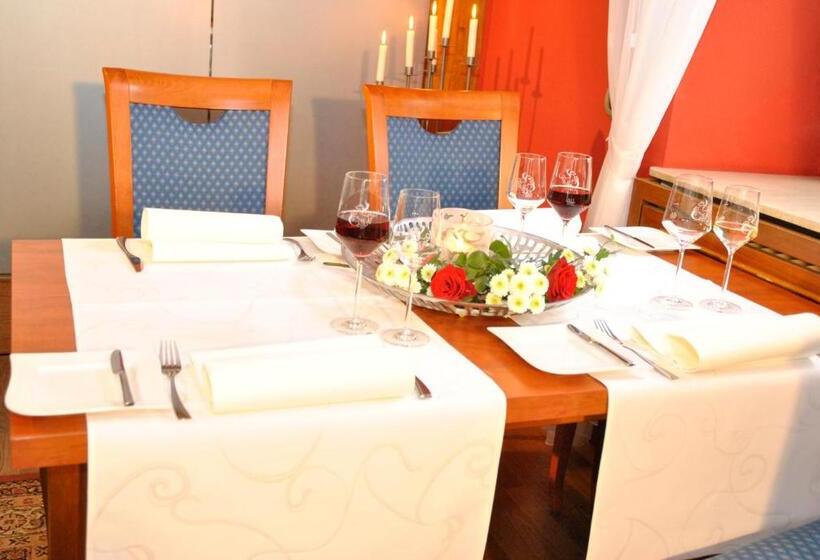 הוסטל Weingasthof Zum Weißen Roß