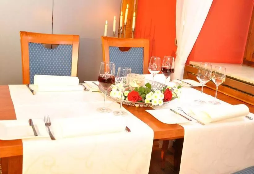 Retkeilymaja Weingasthof Zum Weißen Roß