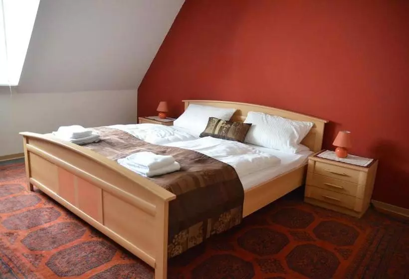 Retkeilymaja Weingasthof Zum Weißen Roß