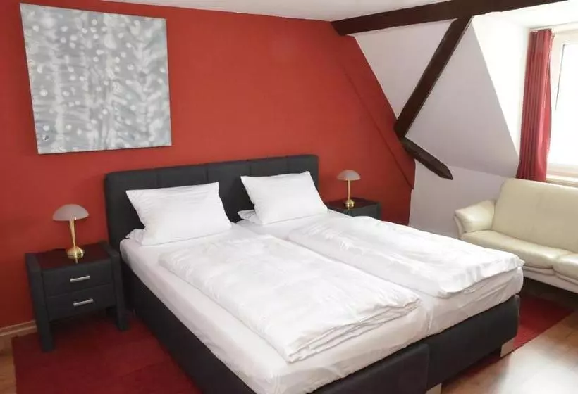 Retkeilymaja Weingasthof Zum Weißen Roß