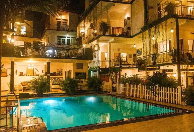 Hotel Kandy Riverside Villa