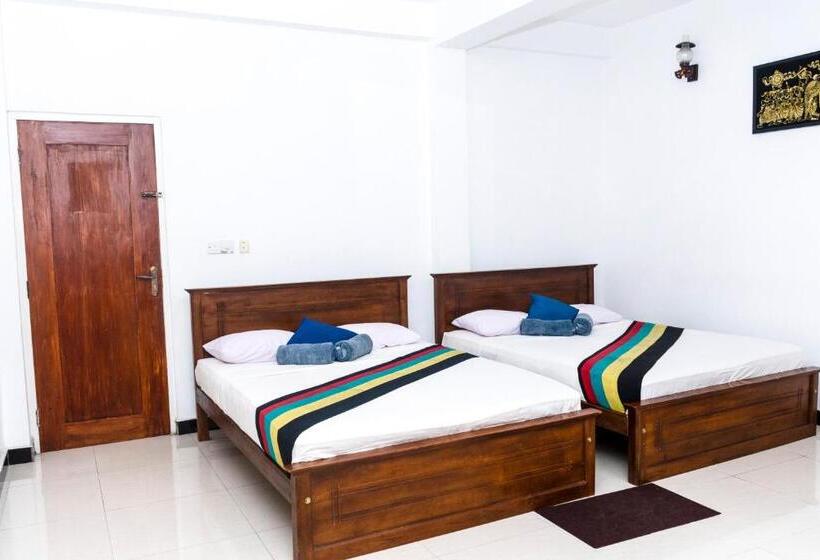 Hotel Kandy Riverside Villa