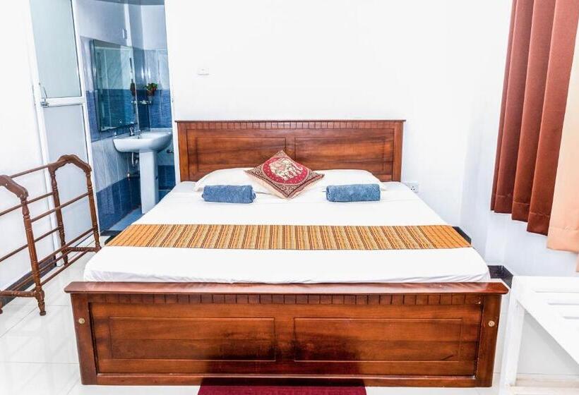 Hotel Kandy Riverside Villa