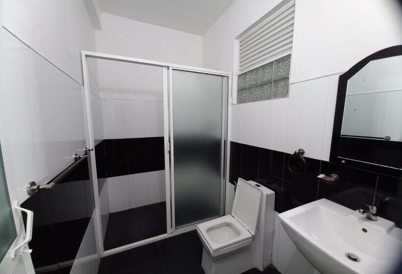 Hotel Kandy Riverside Villa