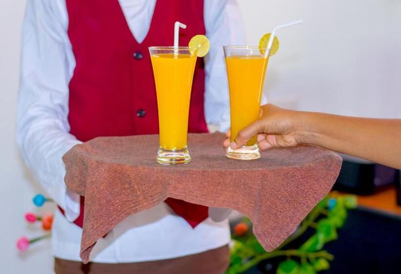 Hotel Kandy Riverside Villa