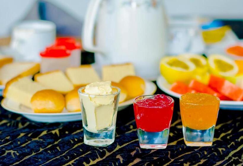 Hotel Kandy Riverside Villa