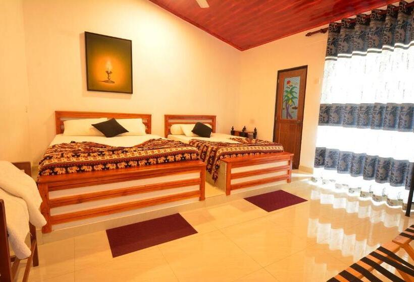 Hotel Kandy Riverside Villa