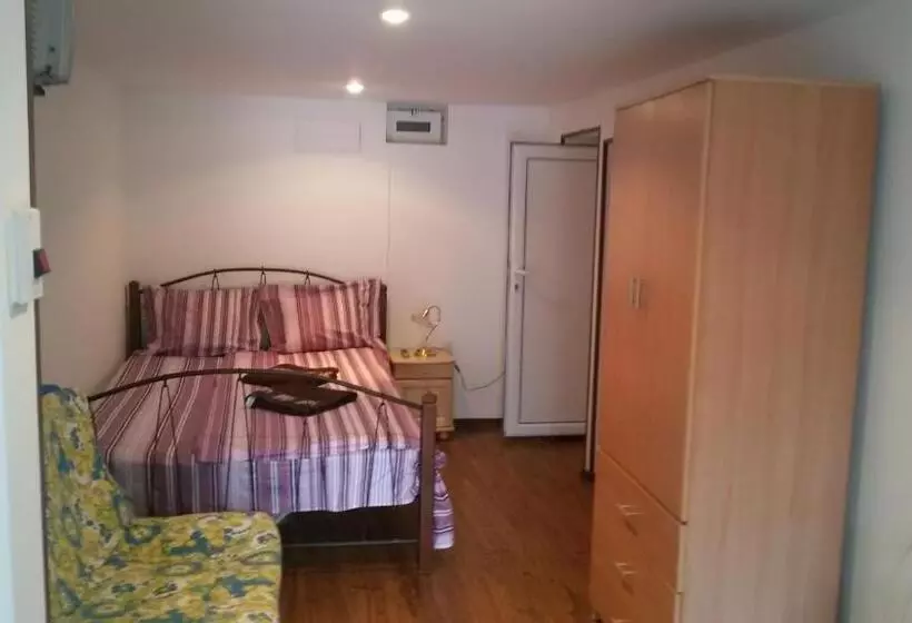 پانسیون Guest House Selin