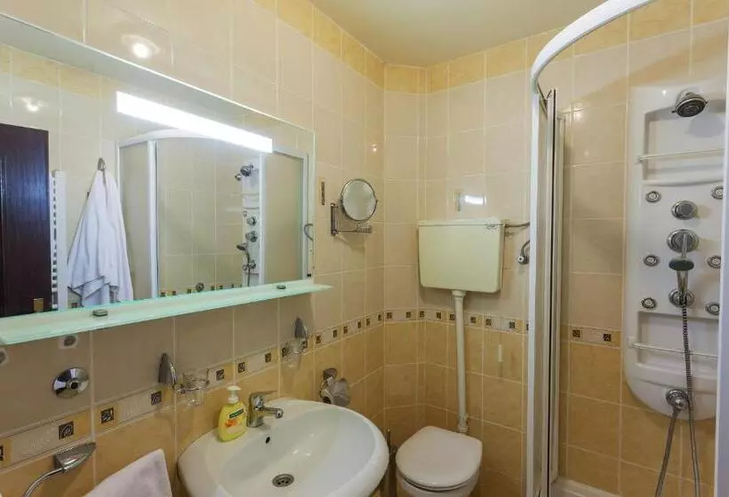 پانسیون Guest House Vila Bajka