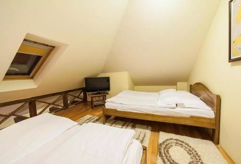 پانسیون Guest House Vila Bajka