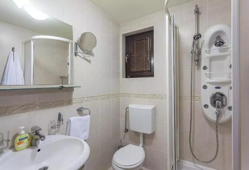 پانسیون Guest House Vila Bajka