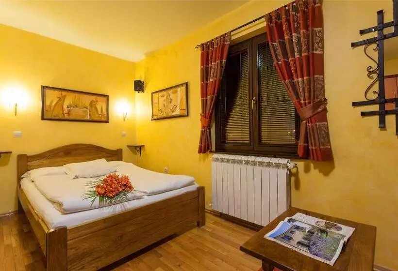 پانسیون Guest House Vila Bajka