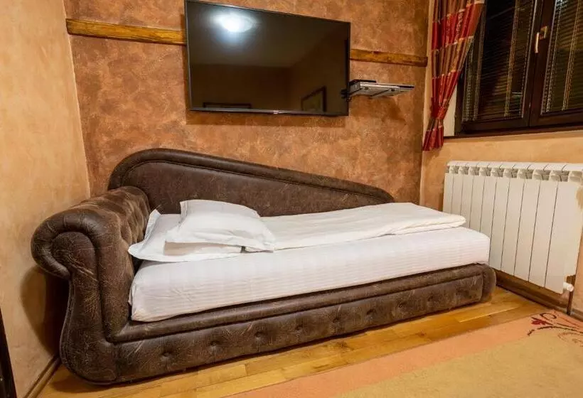 پانسیون Guest House Vila Bajka
