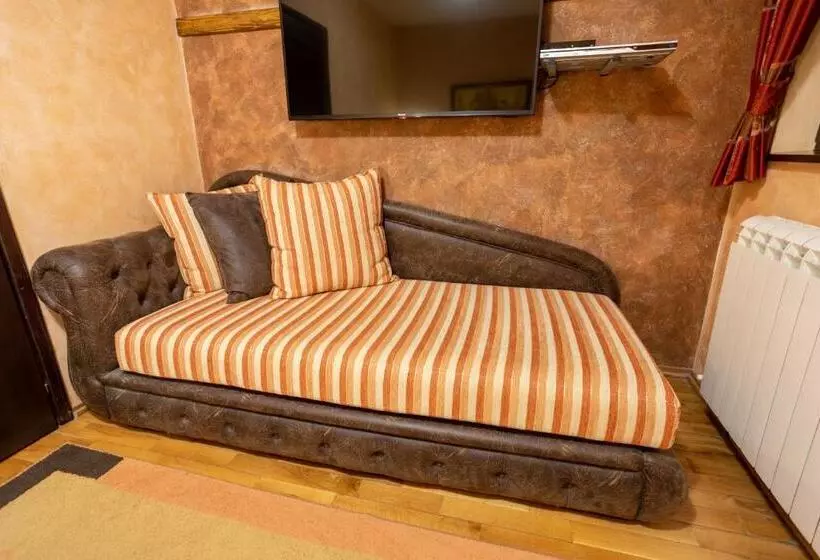 پانسیون Guest House Vila Bajka