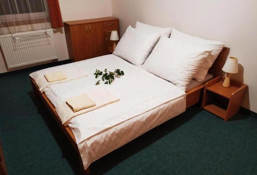 بنسيون Penzion Lipno Jantar