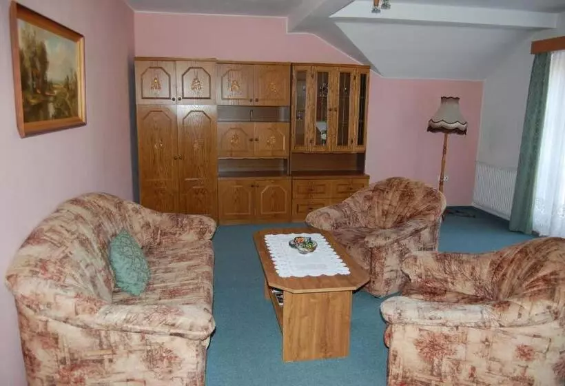 Majatalo Penzion U Zvonu