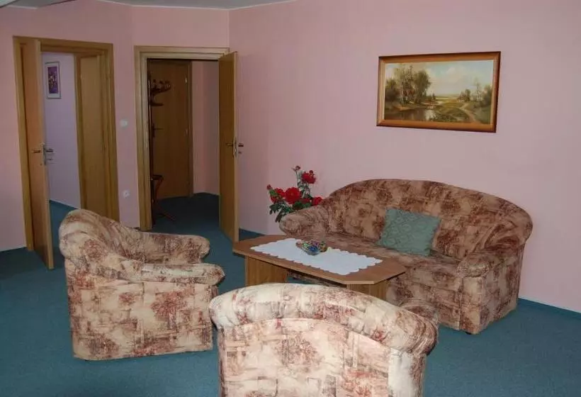 Majatalo Penzion U Zvonu