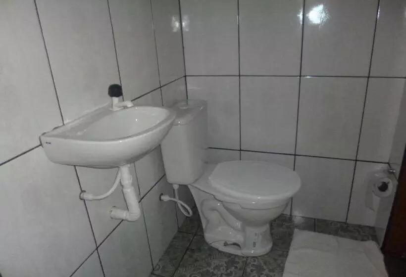 ペンション Pousada Sitio Preguicas