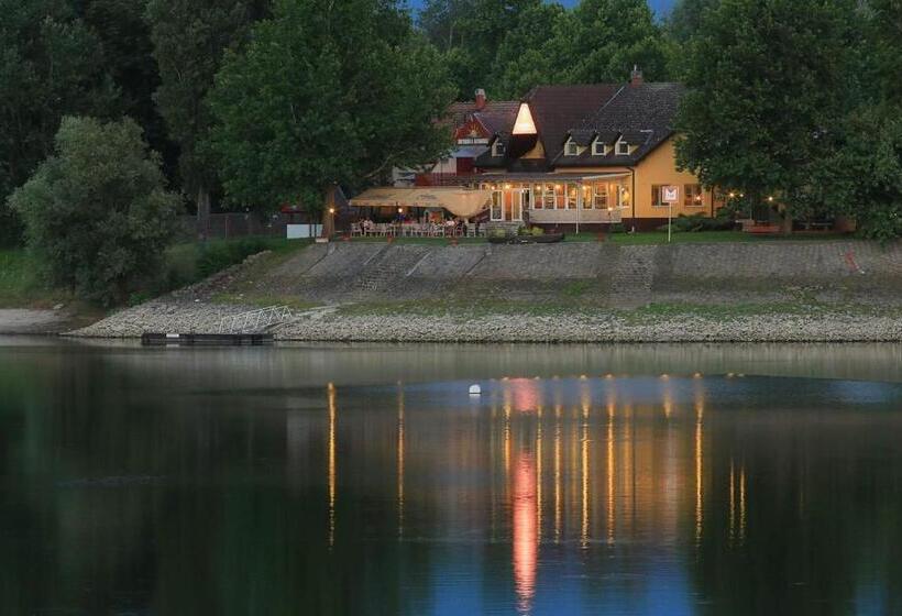 Vizafogó Panzió és étterem