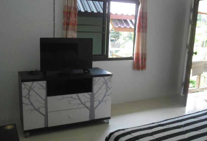 فندق صغير Baansanook Resort & Swimming Pool