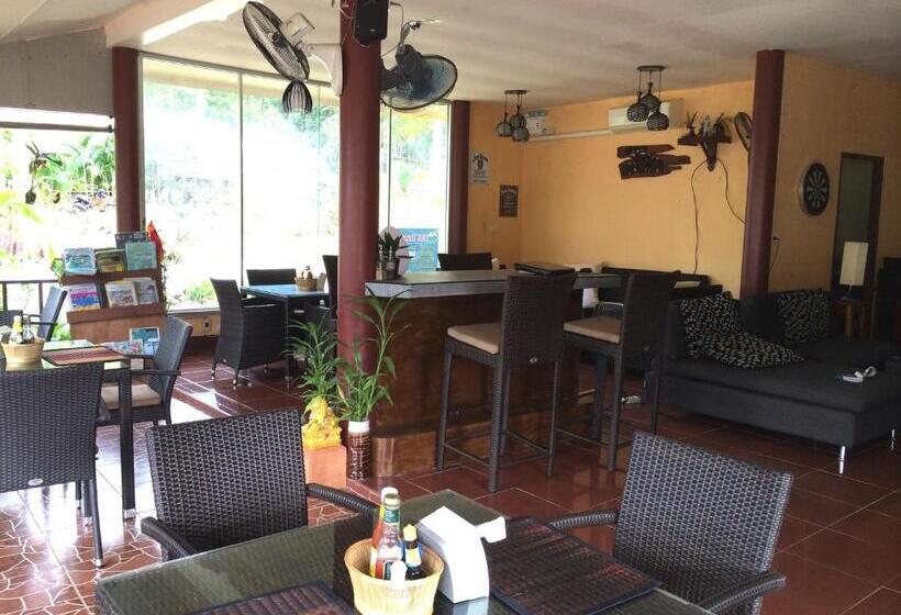 فندق صغير Baansanook Resort & Swimming Pool