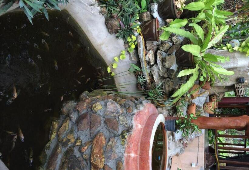 فندق صغير Baansanook Resort & Swimming Pool