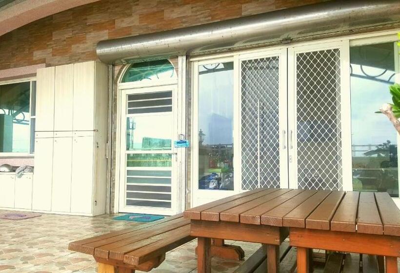 تختخواب و صبحانه Green Island Dolphin House