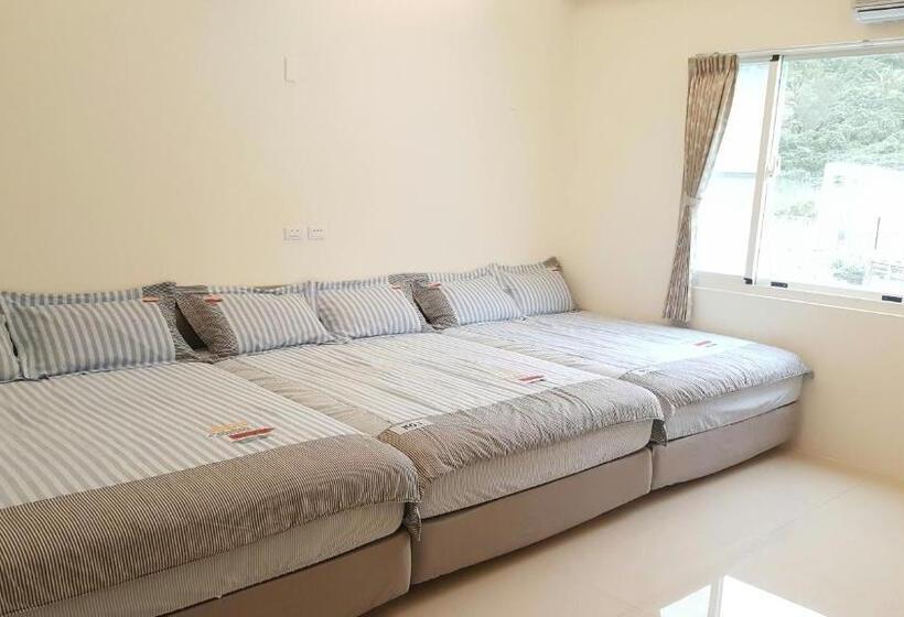 تختخواب و صبحانه Green Island Dolphin House