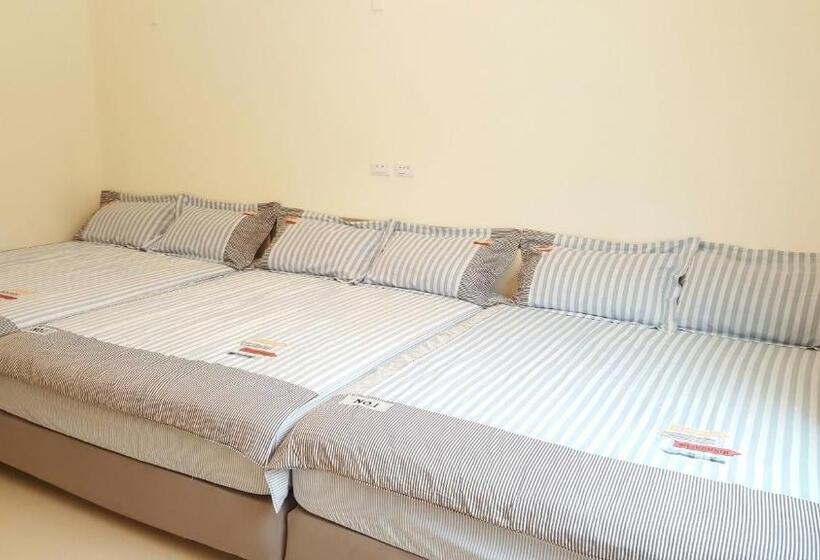 تختخواب و صبحانه Green Island Dolphin House