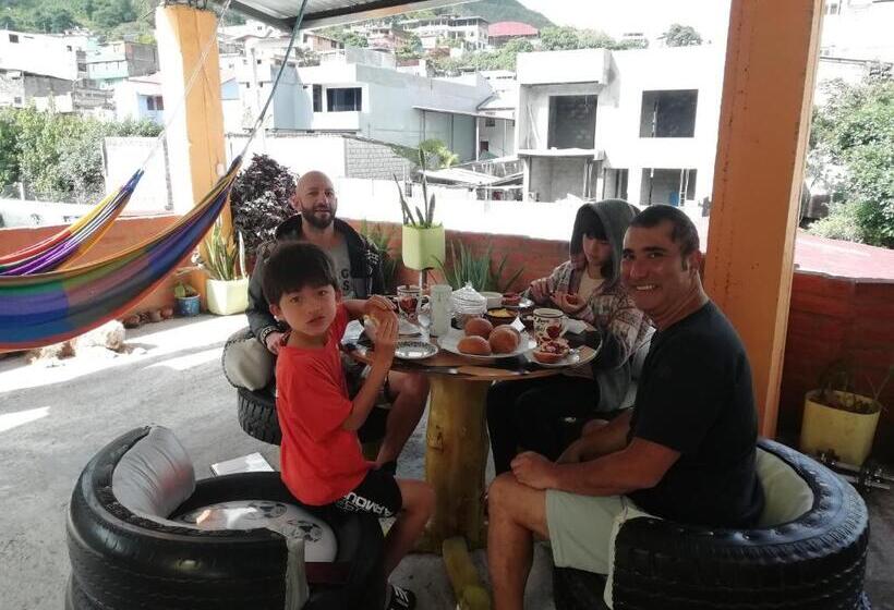 צימר Hostal La Casa Amarilla City