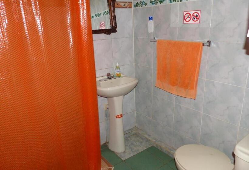 צימר Hostal La Casa Amarilla City