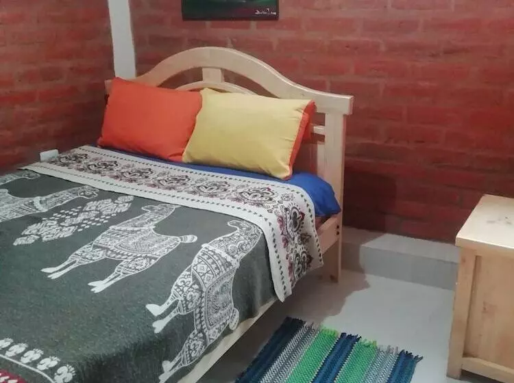 Aamiaismajoitus (B&B) Hostal La Casa Amarilla City