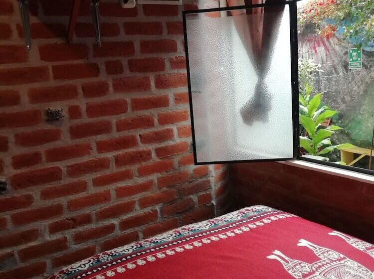 צימר Hostal La Casa Amarilla City