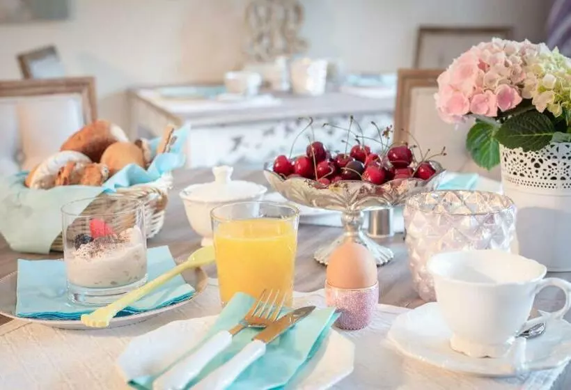 ホテル Adolphine Garden