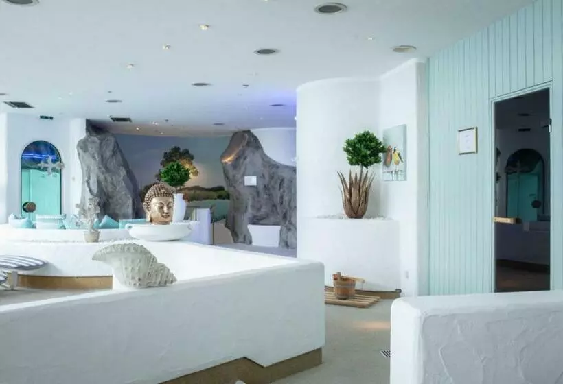 ホテル Adolphine Garden