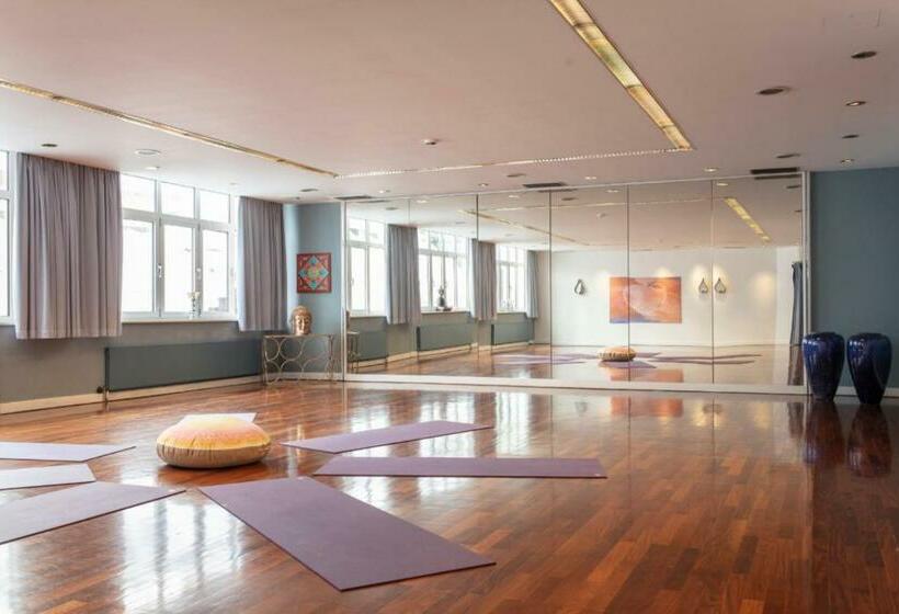 Hotelli Adolphine Garden