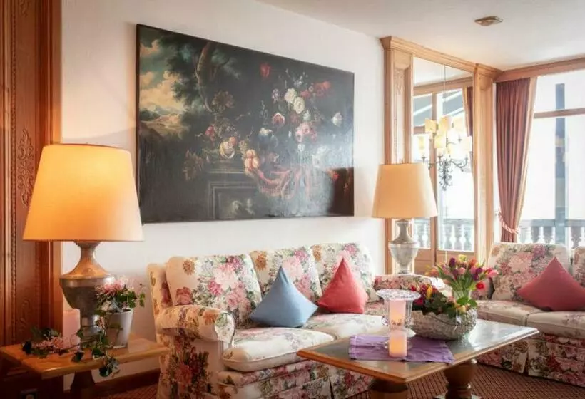 ホテル Adolphine Garden