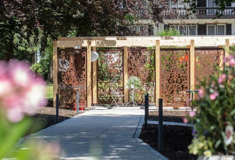 Hotelli Adolphine Garden