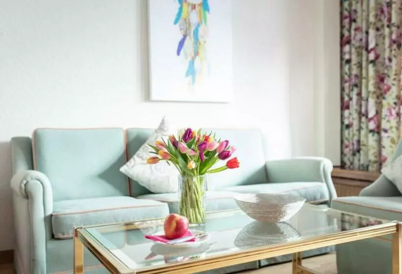 ホテル Adolphine Garden