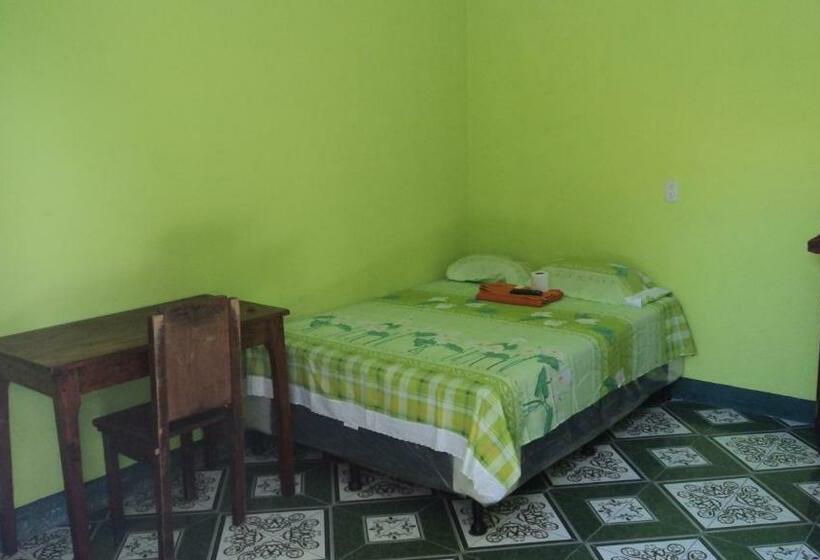 هتل Y Restaurante Playa Linda