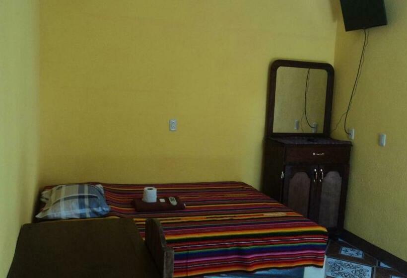 هتل Y Restaurante Playa Linda