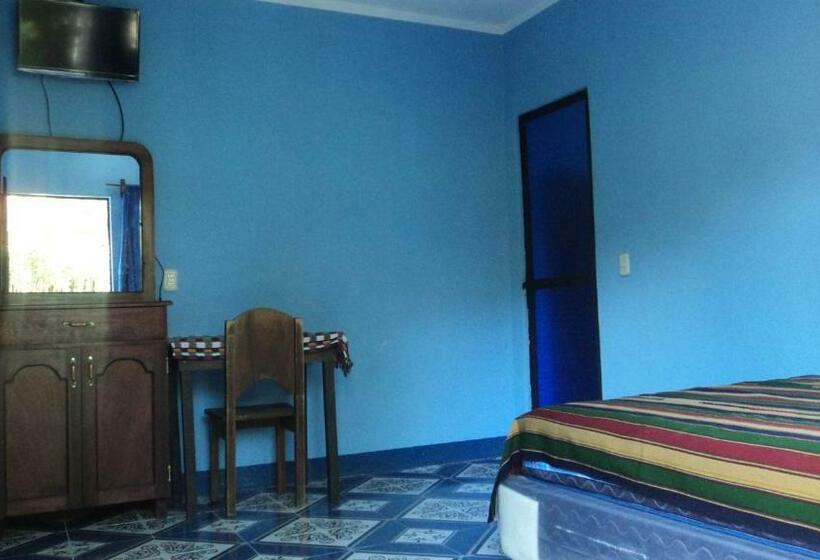 هتل Y Restaurante Playa Linda